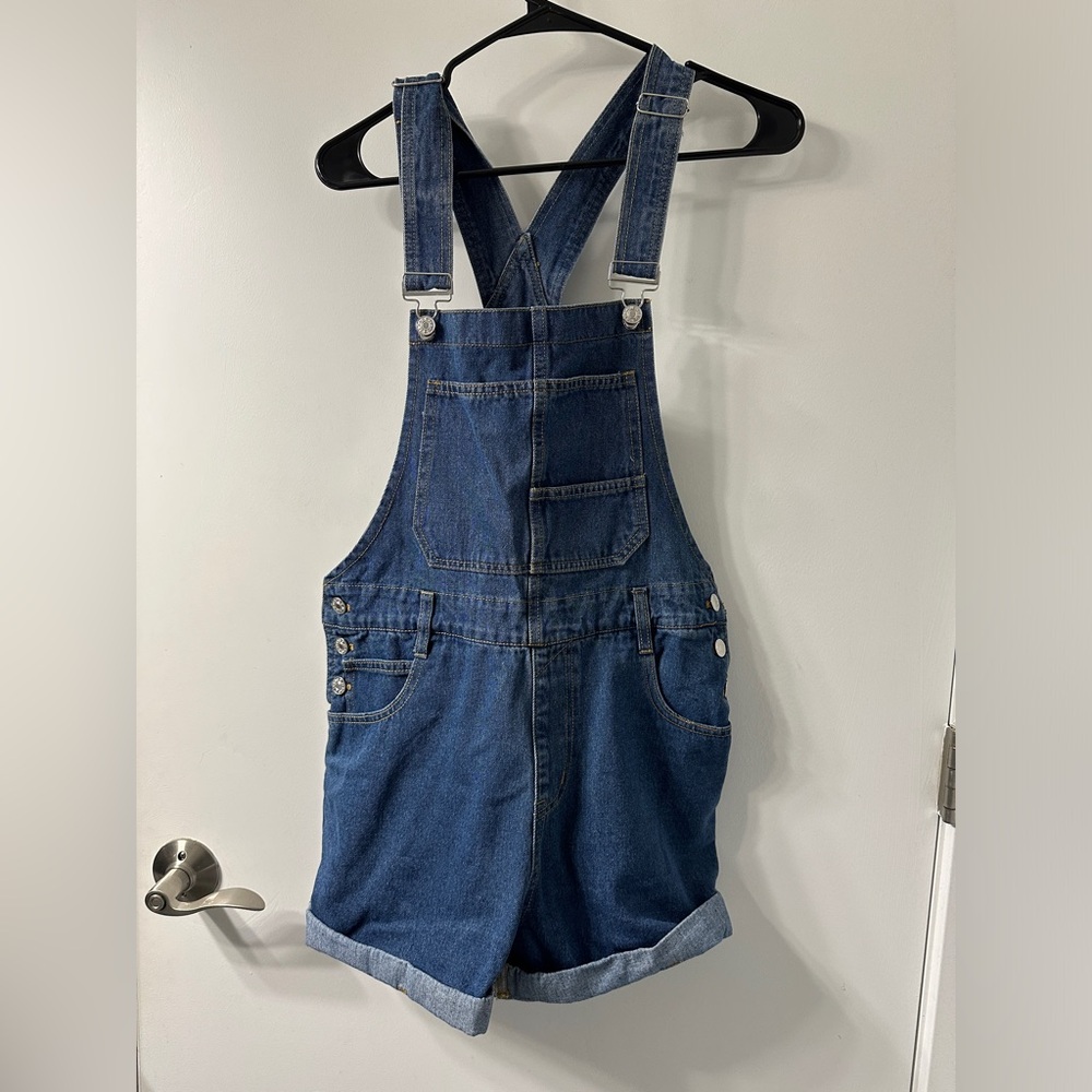 Women’s jeans short overalls size small